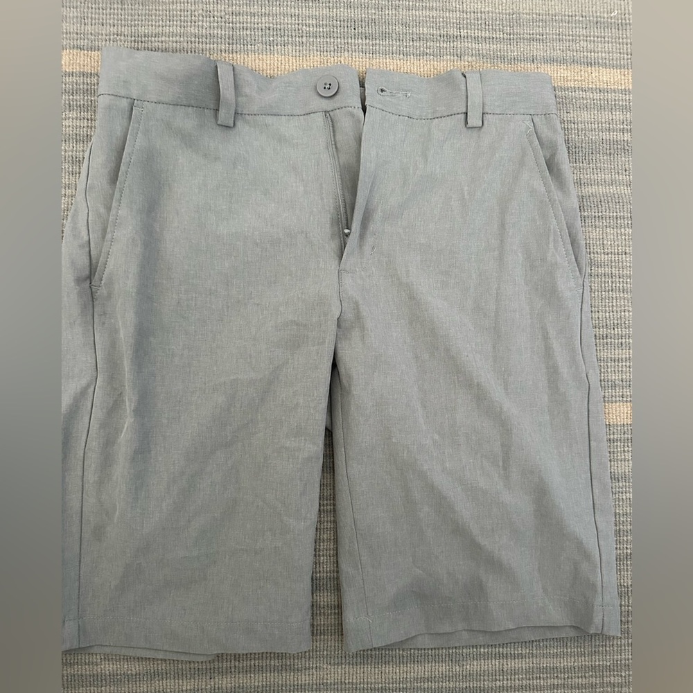 Boys vineyard vine performance breaker shorts gray